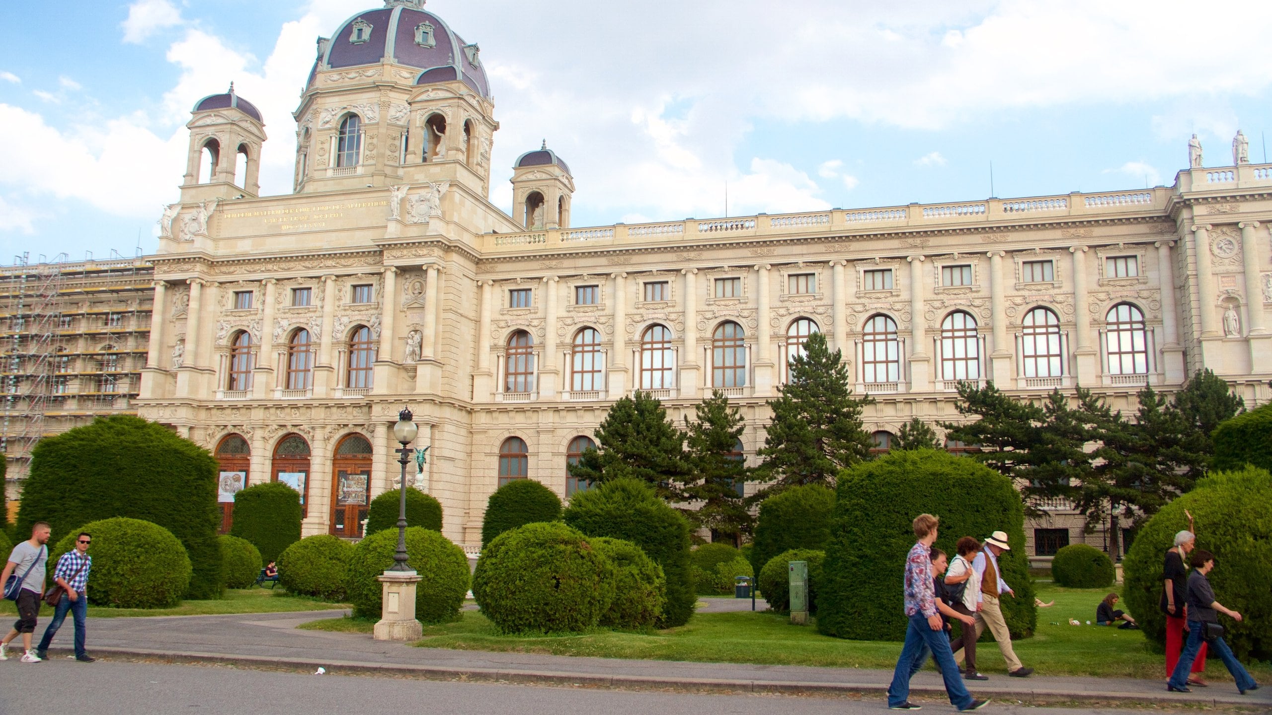Old Meets New: Hipster Thoroughfares and Trendy Cafés in Neubau, Vienna